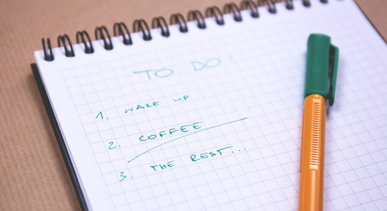 7 Kesalahan Menyusun To-Do List yang Bikin Ibu Bekerja Makin Overwhelm (dan Perbaikannya)