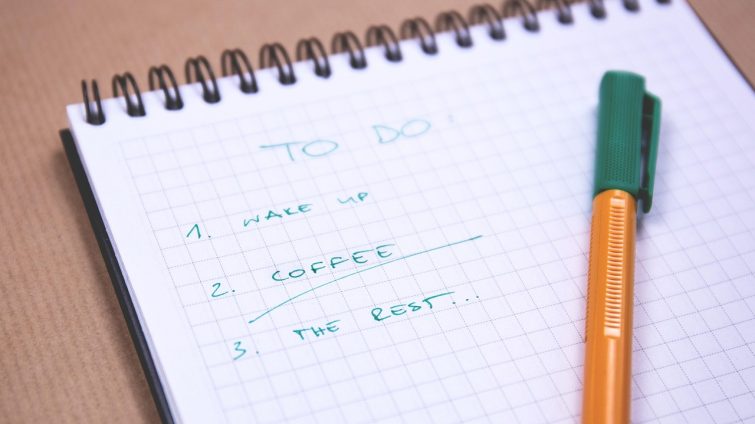 7 Kesalahan Menyusun To-Do List yang Bikin Ibu Bekerja Makin Overwhelm (dan Perbaikannya)
