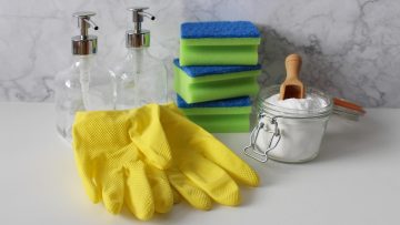 Metode 5S vs KonMari vs Cleaning Schedule: Perbandingan Jujur Mana yang Cocok untuk Rumah Ibu Bekerja