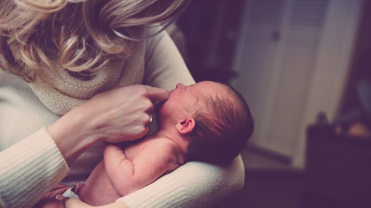 Nanny Setengah Hari vs Daycare vs ART Harian: Perbandingan Biaya dan Kapan Masing-masing Cocok