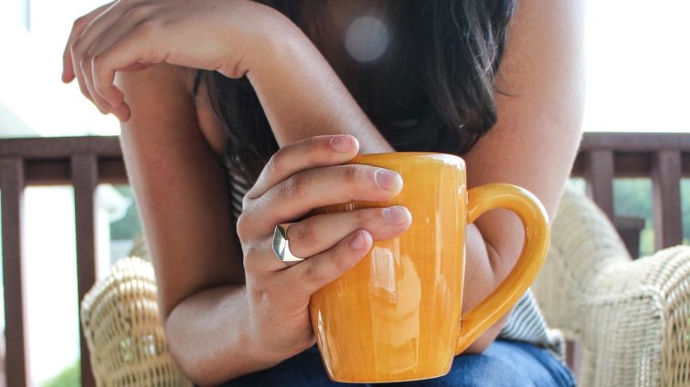 Cara Menyisihkan 1 Jam “Me Time” Setiap Hari: Sistem Slot Berlapis untuk Ibu Bekerja