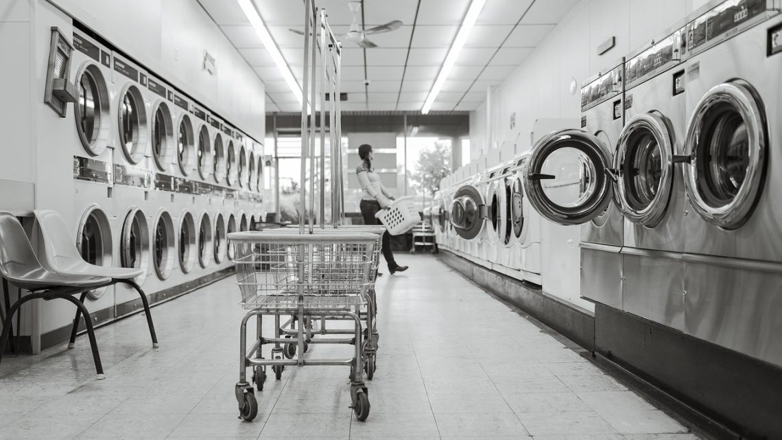 Usaha Laundry Kiloan dari Rumah: Perhitungan Modal, Harga, dan Langkah Mulai (Panduan 2026)